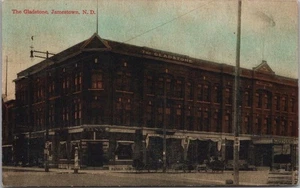 1910 JAMESTOWN, North Dakota Postcard GLADSTONE HOTEL Street View (Burned 1968) - Picture 1 of 2