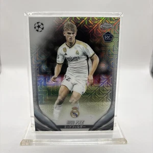 Nico Paz – 2023-24 Topps Chrome UEFA Club Competitions Japan Mojo Refractors #66 - Picture 1 of 4