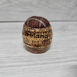 Cojín de alfiler vintage Shannon Irlanda resina en forma de barril costura irlandesa años 60 70 - Imagen 1 de 8