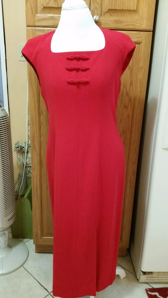 LIZ CLAIBORNE LADIES BEAUTIFUL RED DRESS - SIZE 12P - Image 1 of 4