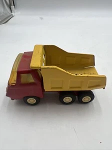 Vintage Tonka Truck Dumptruck Pressed Steel Red Yellow - Picture 1 of 5