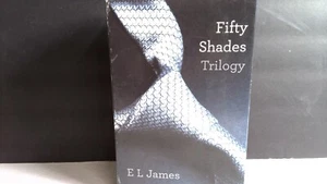 Fifty Shades Trilogy E L James Book Set Paperback - Imagen 1 de 4