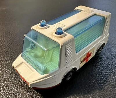 Ambulancia Matchbox Superfast MB46 1971 Stretcha Fetcha hecha en Inglaterra por Lesney Foto 1 de 4