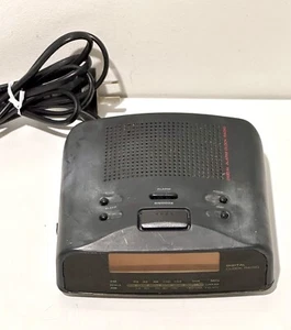 Price Brand Digital AM/FM Clock Radio Snooze With Battery backup - Picture 1 of 8