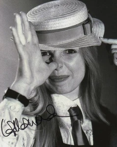 Doctor Who Autograph: LALLA WARD (City of Death) Signed Photo - Picture 1 of 1