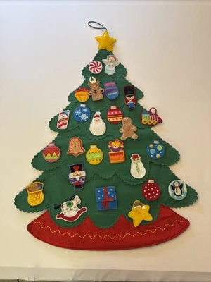 Hallmark Keepsake 2004 Kids Countdown To Christmas Advent Calendar Felt Tree - Image 1 of 4