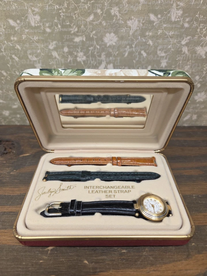 Reloj Jaclyn Smith De Colección con Joyero de Viaje Floral Correa de Cuero Intercambiable Foto 1 de 4