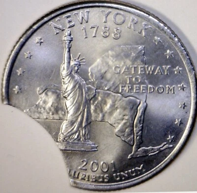 2001 ERROR HUGE CLIP NEW YORK Quarter CH BU Coin Nice BLAKESLEY Clipped LOT 8 NR - Image 1 of 2