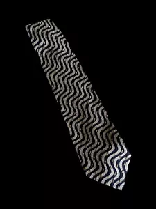 Giorgio Armani Silk Striped Neck Tie made in Italy - Picture 1 of 7
