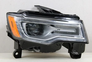 2017-2021 Jeep Grand Cherokee Front Right RH Xenon HID Non-AFS Headlight OEM - Picture 1 of 8