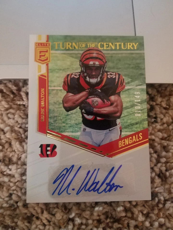 2018 Elite Turn of the Century Autographs #45 Mark Walton /149 RC - Image 1 of 1