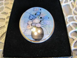 B BUCKLEY MOSS Brooch Pin Society 15TH Anniversary Pat's Flowers 2002 - Picture 1 of 2