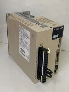 Yaskawa / Servopack 200 V / SGDV-120A05A - Foto 1 di 11