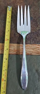 👌NOBILITY PLATE VINTAGE 1937 REVERIE PATTERN SILVERPLATED MEAT 🥩 SERVING FORK - Picture 1 of 9