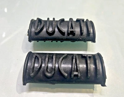 PAR DE GOMAS REPOSAPIÉS DUCATI APTAS PARA SOLTEROS ELITE MONZA Foto 1 de 4