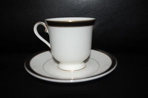Taza y platillo Mikasa Petite Bone negro - Imagen 1 de 4