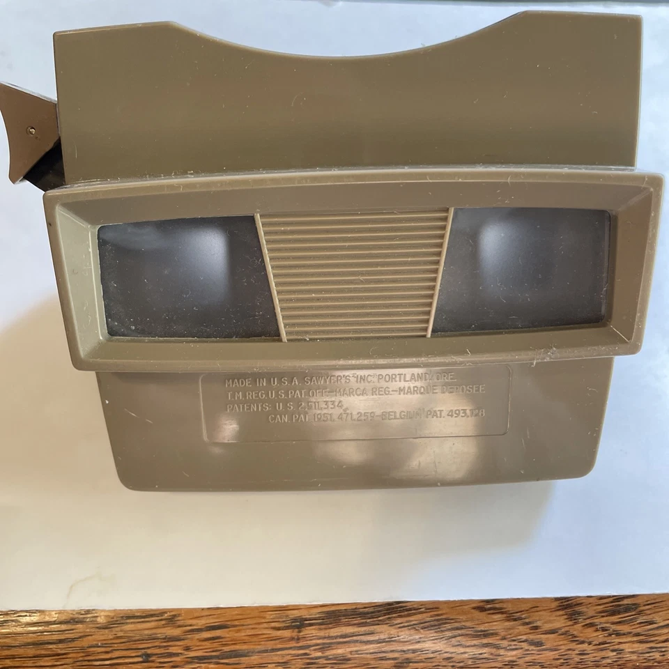 Vintage RARE  View-Master Model E Viewer PAT BELGUM, ADVERTISEMENT LABEL COLGATE - Image 1 of 4
