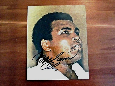 MUHAMMAD ALI CASSIUS CLAY BOXING HOF SIGNED AUTO VINTAGE COLOR PHOTO JSA LOA - Image 1 of 3