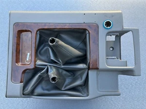 Nissan Patrol Y61 1998 RD28TI Gear shift BOOT-CONSOLE MT LHD 96935VB005 - Bild 1 von 10