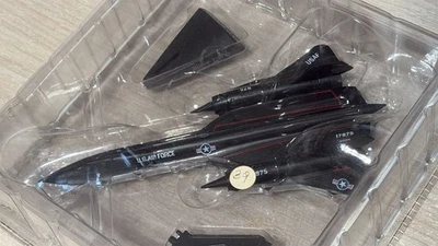 SR-71 BLACKBIRD US AIR FORCE 975 AEREO MODELLINO NEW IN BOX SCALA 1:200 - Immagine 1 di 4