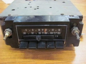 Original 1974 74 Chevy Caprice Impala AM FM Radio 7933301 Fullsize - Picture 1 of 8