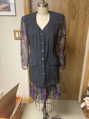 Vintage Beautiful 2 piece set jacket and skirt Set size 3 pretty sheer sleeves￼ - Image 1 of 4