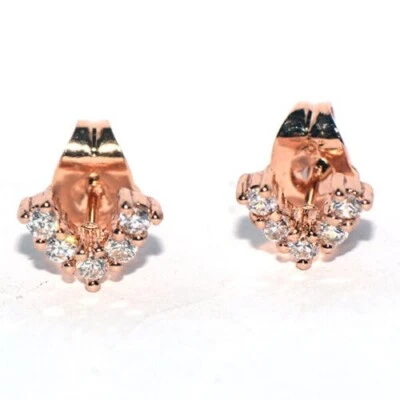 Lindos Nuevos Pequeños Pendientes Pequeños Llenos de Oro Rosa Cristal Transparente Circonita cúbica en Forma de V Foto 1 de 4