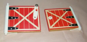 Fisher Price Little People Vintage PAAR Scheunentüren für BAUERNHOF SPIELSET rotes Scharnier - Bild 1 von 3