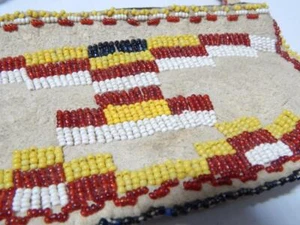 ANTIQUE 1920-30s BEADED SOUTHERN CHEYENNE POUCH - OKLAHOMA -GREASY YELLOWS, ETC. - Picture 1 of 7