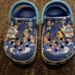 Child 7 Crocs Paw Patrol Chase Rubble Marshall Blue Slide On Clogs Shoes - Picture 1 of 15