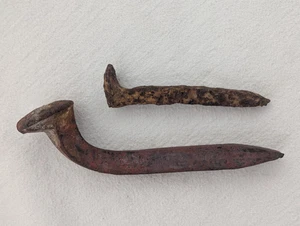 2 Railroad Spikes 6 3/4" x 9/16" & 4" x 3/8" Vintage - Picture 1 of 5