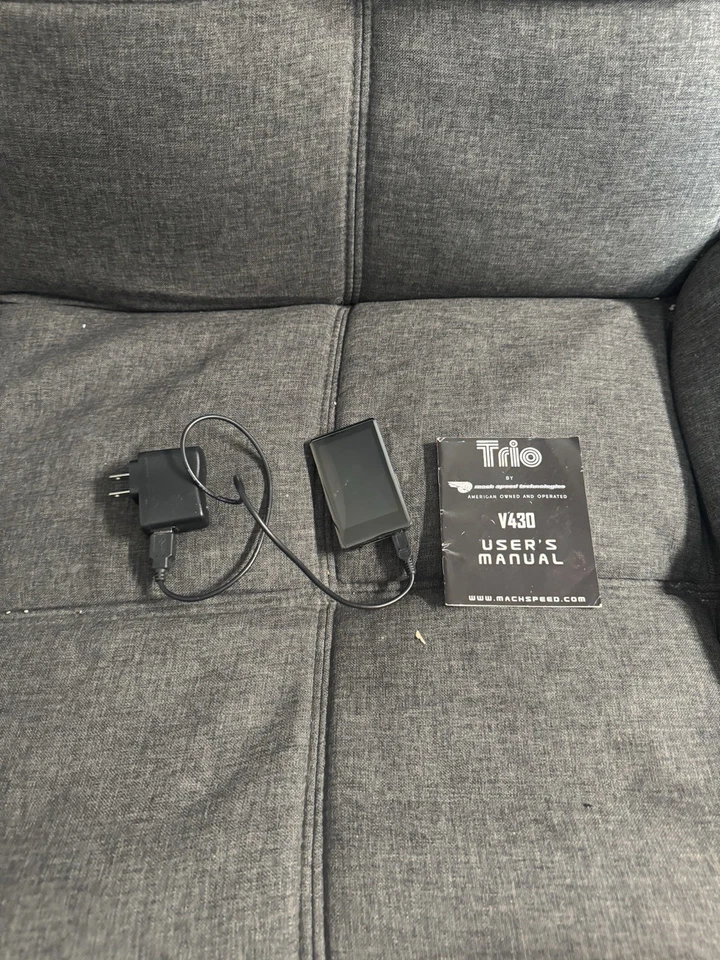 "Reproductor multimedia portátil Mach Speed Trio V430 de 4 GB 3,0"" pantalla LCD a color funciona" Foto 1 de 4