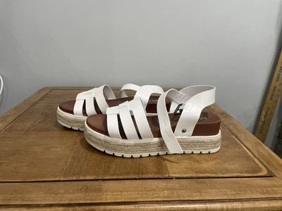 Sandalias de cuña Mia Karlotta blancas para mujer zapatos 8,5 medianas (B,M) BHFO 7472 Foto 1 de 4