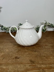 Wedgwood Candlelight White Large Teapot 16 cm high holds 2 pints - Picture 1 of 9