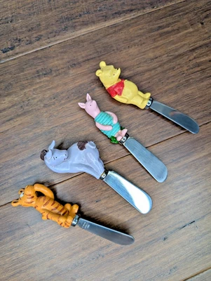 Juego de 4 cuchillos de mantequilla de acero inoxidable clásicos de Winnie The Pooh de Disney Tigger Pig Foto 1 de 2
