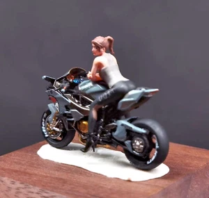 1/64 your girlfriend Cute girl motorcycle figure TOY fit 1:64 car Diorama - Picture 1 of 12