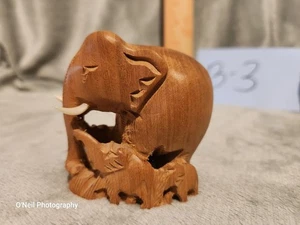 Vintage geschnitzter Holz Elefant mit 4 Babys 4" detailliert einteilig - Bild 1 von 5