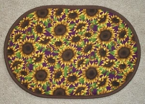 NEU Unikat Handgefertigt Tischset Tischset Sonnenblumen 12x18 Oval Gesteppt - Bild 1 von 2