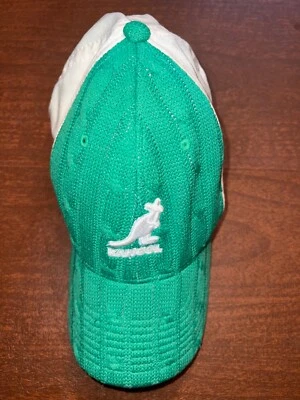 Sombrero de punto doble blanco y verde Kangol Foto 1 de 4