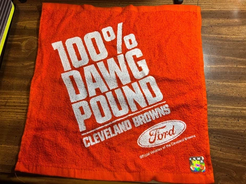 Rally Towel ~ 100% DAWG POUND  Cleveland Browns ~ Ford Off Veh of CLE BRNS ~ NEW Cover