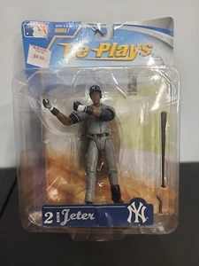 Derek Jeter New York Yankees Re- Plays MLB Action Figure New 2007 Away Jersey  - Picture 1 of 3