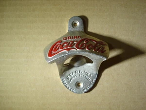 Coca-Cola Coke Soporte de Pared Botella Abridor Soda King de Cerveza - Picture 1 of 4