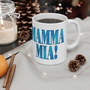 Taza blanca de té de café con logotipo musical Mamma Mia 11 oz - Imagen 1 de 4