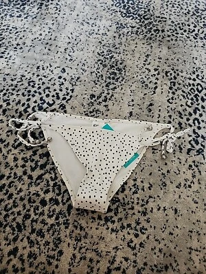 H&M Mujer Corbata Tanga Bikini Parte Inferior de Natación Blanco y Negro Poka Dot Tiro Bajo Talla 10 Foto 1 de 4