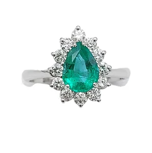 Anillo De Mujer Realizado En Oro Blanco 18 Kt Con Esmeralda Natural Y Diamantes. - Imagen 1 de 9