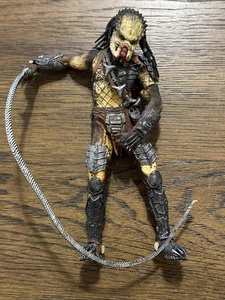 NECA Figure Loose AVP Tru Exclusive Predator con frusta 2008 Aliens Vs Predator - Foto 1 di 12