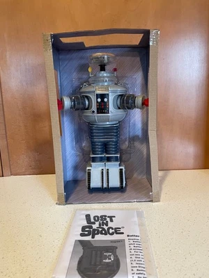 Diamond Select Toys Lost In Space Electronic B-9 Robot with Lights & Sounds New - Image 1 of 4