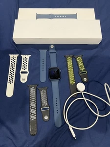 Apple Watch Series 7 45mm GPS Bleu Aluminium avec Bracelet Sport Bleu Abysse - Photo 1 sur 5