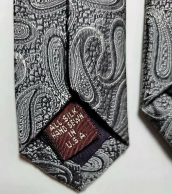 MARK SHALE 100% SILK MENS DESIGNER NECK TIE SILVER PAISLEY HAND SEWN MADE IN USA - Image 1 of 4
