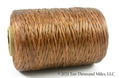 Hilo de poliéster plano encerado de tendón artificial marrón Kulay, seno marrón, 300 yardas Foto 1 de 4